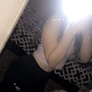 Meet your Posher, Larissa